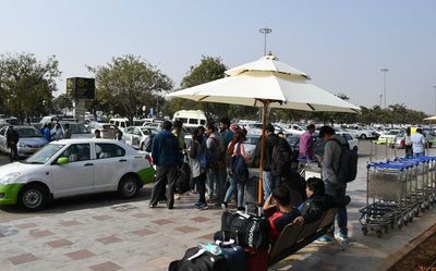 Passengers, taxi drivers lock horns over car air-conditioners