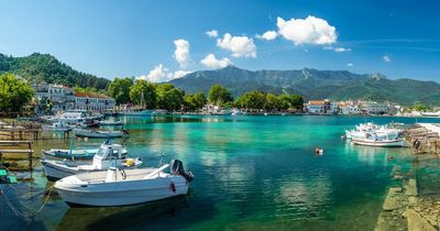 Top 10 tips to save money on travel and give your holiday budget a boost