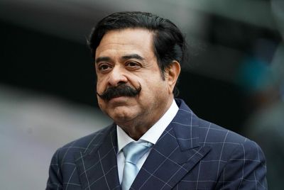 Jaguars’ Shad Khan takes a slight fall on Forbes wealthiest NFL owners list