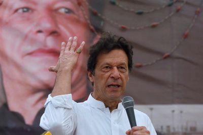 Pakistani PM Khan says he will continue to fight as he faces ouster vote