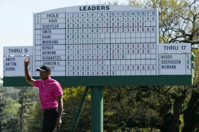 Tiger Woods just played one of the coolest rounds in golf history at the Masters