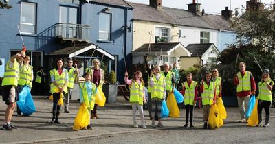 Reach for Zero: Community beach cleaners lift award after gathering tonne of rubbish