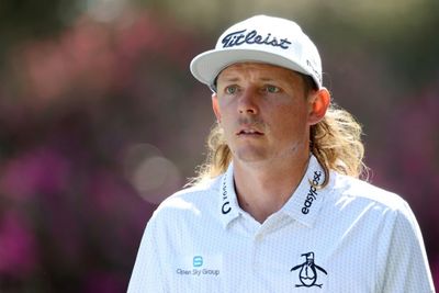 Double-bogey bookends drop Aussie Smith from Masters lead