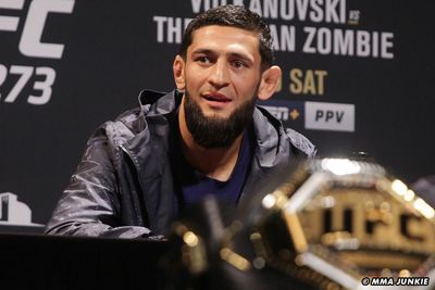 Video: Khamzat Chimaev, Gilbert Burns verbally spar at UFC 273 pre-fight press conference