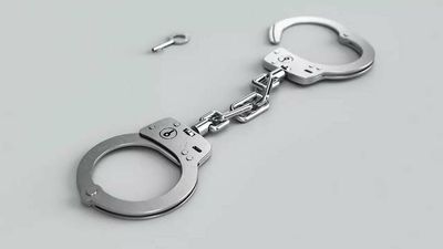 Youth held in Bengaluru for stealing gold from family