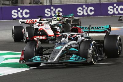 Russell: Mercedes cannot afford “trial and error” approach to fix W13