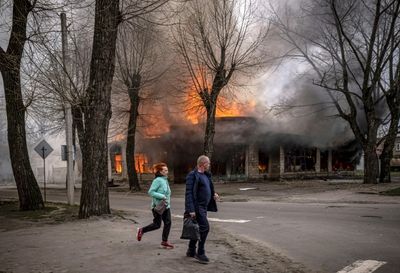 Civilians flee east Ukraine, warnings of 'horrific' abuses