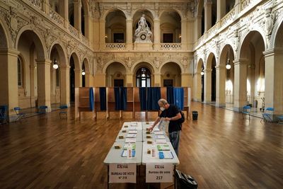 Voting in France: Paper ballots, cast in person; no machines