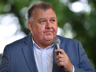 UAP leader Craig Kelly egged in Melbourne