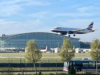 Airport chaos – live: Easter breaks disrupted with more than 100 UK flights cancelled