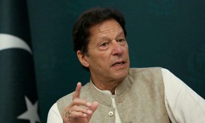 Pakistan court orders Imran Khan confidence vote to go ahead