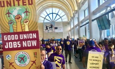 Airport workers ramp up pressure for a living wage and union rights