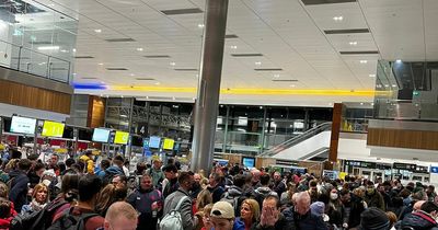 Dublin Airport responds after more 'crazy' scenes as people arrive from 2.30am to queue for flights