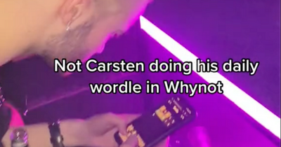 Side-splitting Edinburgh TikTok shows club goer playing Wordle among revellers