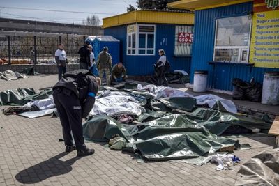 Fifty killed in train station strike as civilians flee east Ukraine