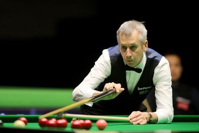 Nigel Bond retires from snooker after World Championship qualifying exit