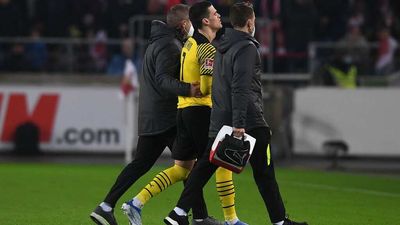 Gio Reyna Injured Again, Exits in Tears Less Than Two Minutes Into Dortmund Start