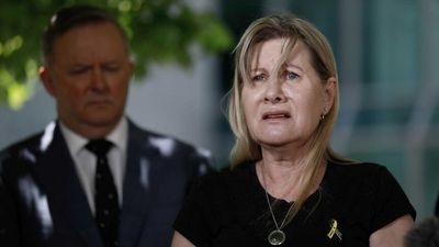 Mother barred from speaking at veteran suicide royal commission until after federal election