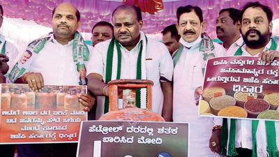 HDK dares right-wingers to protest price rise