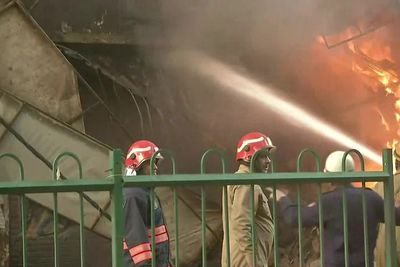 Delhi: Fire breaks out in Azad market