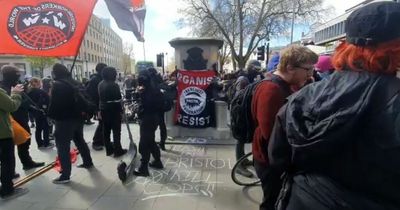 Protesters turn up at Colston plinth for 'Bristol against hate' demo