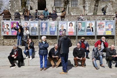 ‘Sense of fatigue’ as France prepares to choose next president