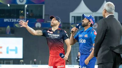 IPL 2022: Royal Challengers Bangalore win toss, opt to bowl against Mumbai Indians