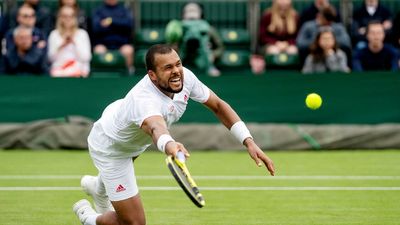 Tsonga hones his creaking frame for last shots in the tennis big time