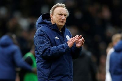 Veteran English football manager Warnock retires