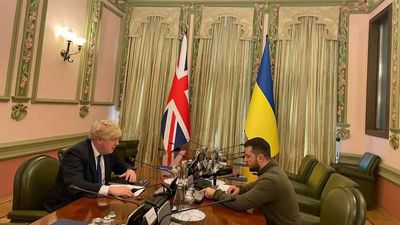 Boris Johnson pledges financial, military aid after meeting Zelensky in Kyiv