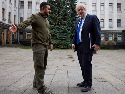 UK to send 120 armoured vehicles to Ukraine after PM meets Zelensky