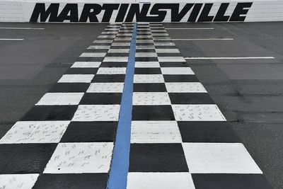 Start of NASCAR Cup race at Martinsville delayed by weather