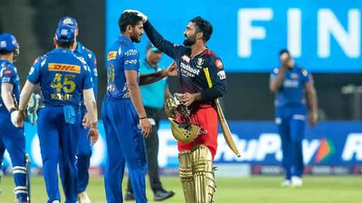 IPL 2022, MI vs RCB: Royal Challengers Bangalore compound Mumbai Indians' woes
