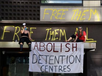Refugee rallies after Park Hotel releases