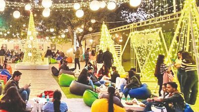 Craze for live music, stand-up comedy shows increases in Patna