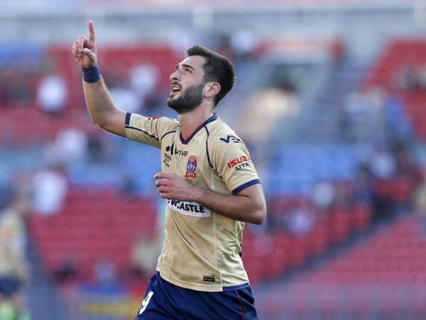 Jets thump Glory to boost finals push