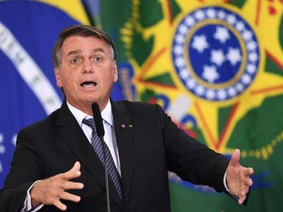 Brazil’s Bolsonaro braced for uphill reelection battle as polls show public looking to Lula