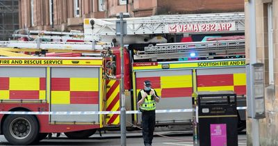 Glasgow police close busy south side road to deal with ongoing incident