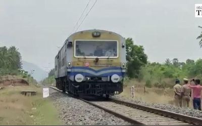 Watch | High Court judges inspect railway lines between Walayar and Ettimadai