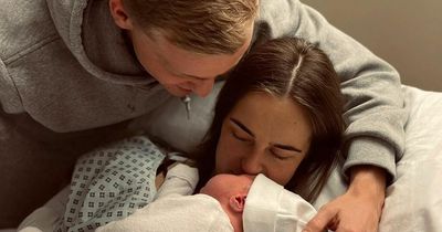 Man Utd star Donny van de Beek welcomes first child with Dennis Bergkamp's daughter