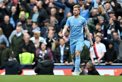 Man City's De Bruyne expects more twists in title race after Liverpool draw