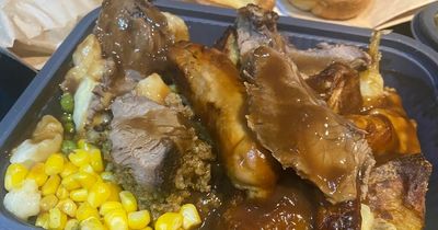 Mum gets family of four a huge pub roast dinner for just £6