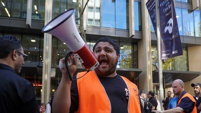 Hundreds of Sydney bus drivers walk off the job demanding better pay and conditions