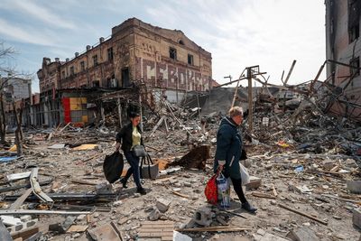 Ukraine girds for Russian offensive in the east