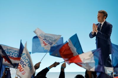 Le Pen, Macron duel for French presidency
