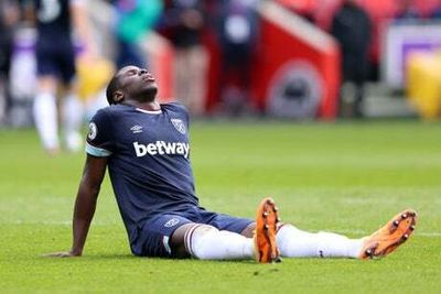 West Ham face anxious wait on Kurt Zouma fitness for Lyon showdown