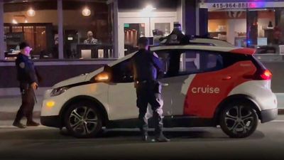 SFPD Cops Pull Over Driverless Cruise Car With Nobody Inside