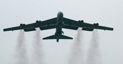Two US B-52H nuclear bombers take off in West Country