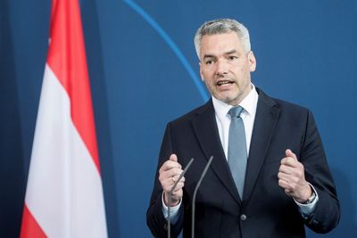 Austrian leader holds 'open and tough' talks with Putin in Moscow