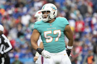 Analyzing the terms of Dolphins LB Brennan Scarlett’s new contract